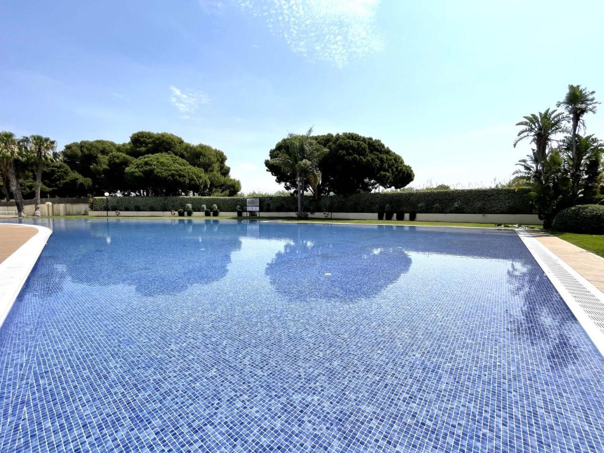 Luxurycambrils Resort&Spa Ngoại thất bức ảnh